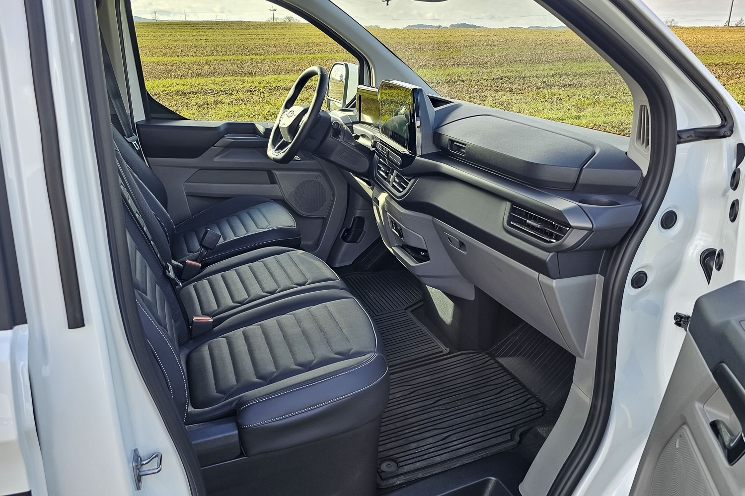 Ford Tourneo Custom, Bild 3